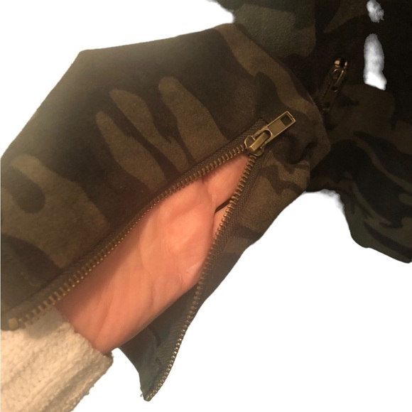 Sanctuary Faux Suede Camo Moto Jacket Full Zip Pockets Green Black Soft and Cozy - Picture 4 of 10